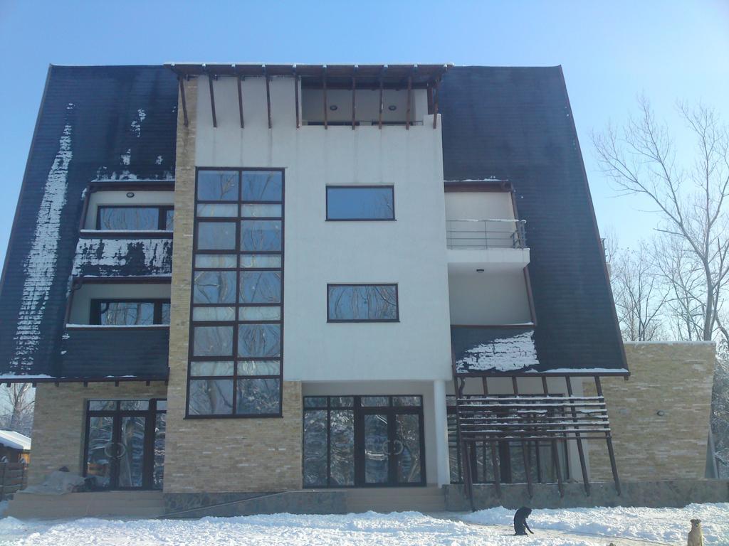 Pensiunea Carpe Diem Râmnicu Vâlcea Exterior foto