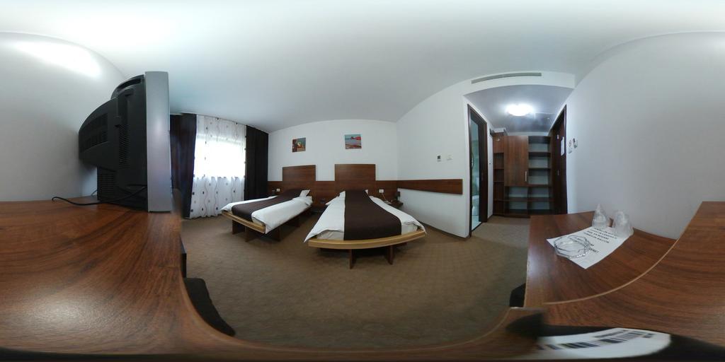 Pensiunea Carpe Diem Râmnicu Vâlcea Exterior foto